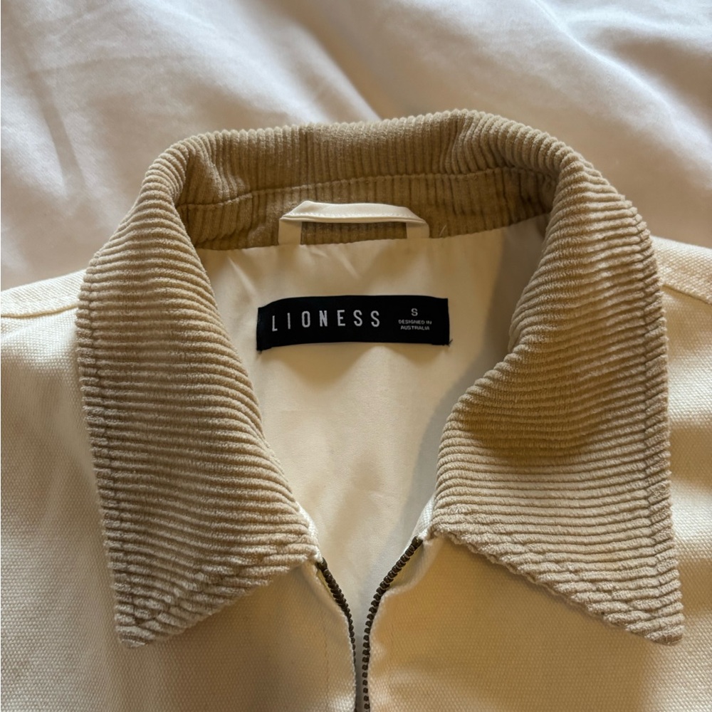 Lioness Cream Teddy Jacket with Tan Collar - Picture 5 of 5